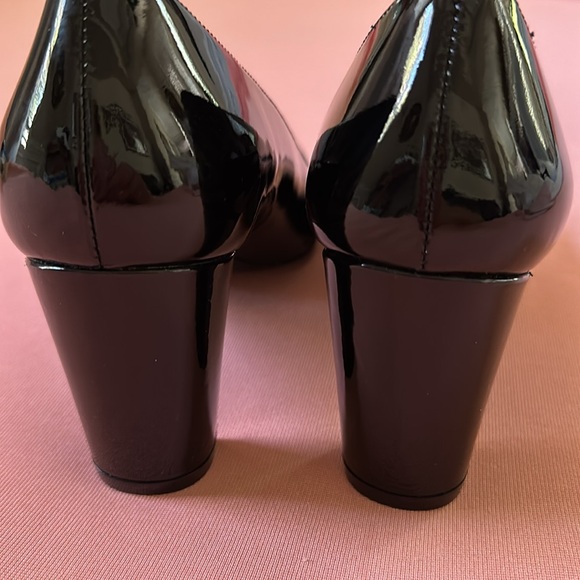 New Stuart Weitzman Patent leather Shoes. Black. Size 7.5. - Picture 5 of 6